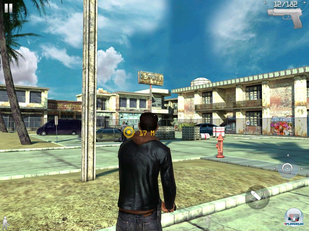 Auf iPhone 4 und iPad 2 l&auml;sst sich die Sicht steuern, indem man das Ger&auml;t dreht - was vor allem auf einem Drehstuhl gut funktioniert.