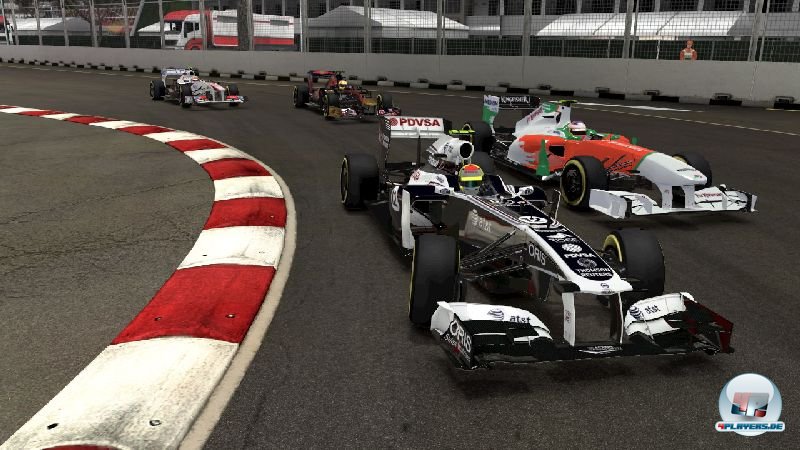 Die KI verhält sich nicht immer optimal und steht gerade im Qualifying gerne im Weg rum oder blockiert die Ideallinie. Die KI verhält sich nicht immer optimal und steht gerade im Qualifying gerne im Weg rum oder blockiert die Ideallinie.