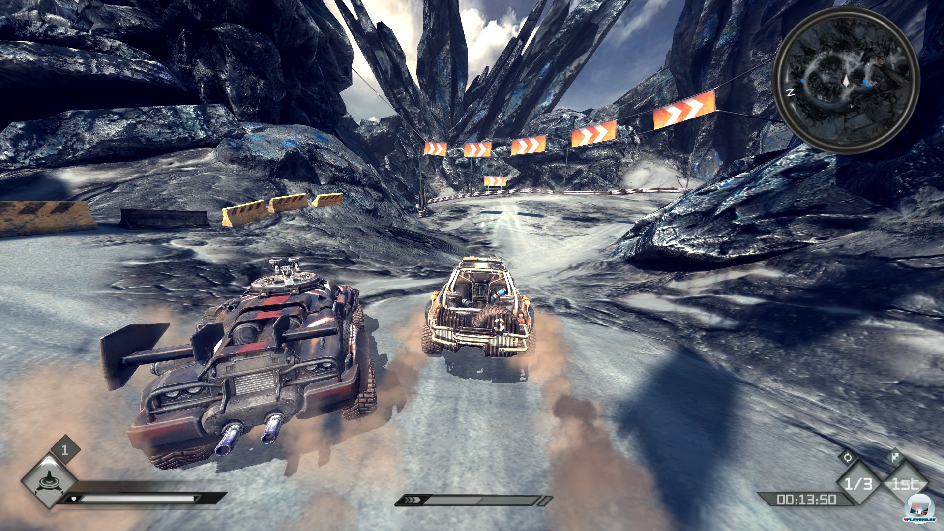 Gib Vollgas, Mann! Das Fahrmodell der Vehikel ist einfach und zug&auml;nglich, die Gefechte von den Karren aus machen viel Spa&szlig;.