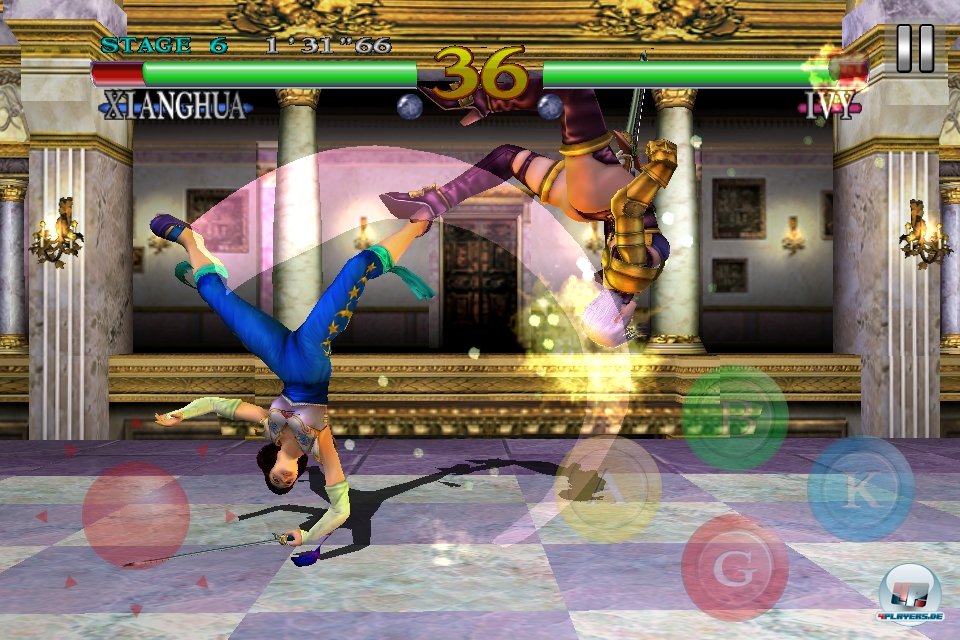 Die Steuerung ist die größte Schwäche der touch-Version: Zwar lassen sich alle Knöpfe frei positionieren und in der Größe verändern, aber die virtuelle Kontrolle der Kämpfer ist sehr schwammig. Die Steuerung ist die größte Schwäche der touch-Version: Zwar lassen sich alle Knöpfe frei positionieren und in der Größe verändern, aber die virtuelle Kontrolle der Kämpfer ist sehr schwammig.