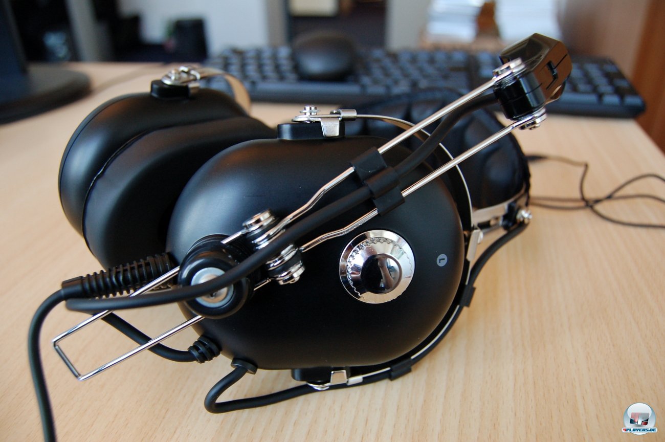 Ebenfalls in der PS3-Packung: Bigbens Headset PHS 20. Ebenfalls in der PS3-Packung: Bigbens Headset PHS 20.