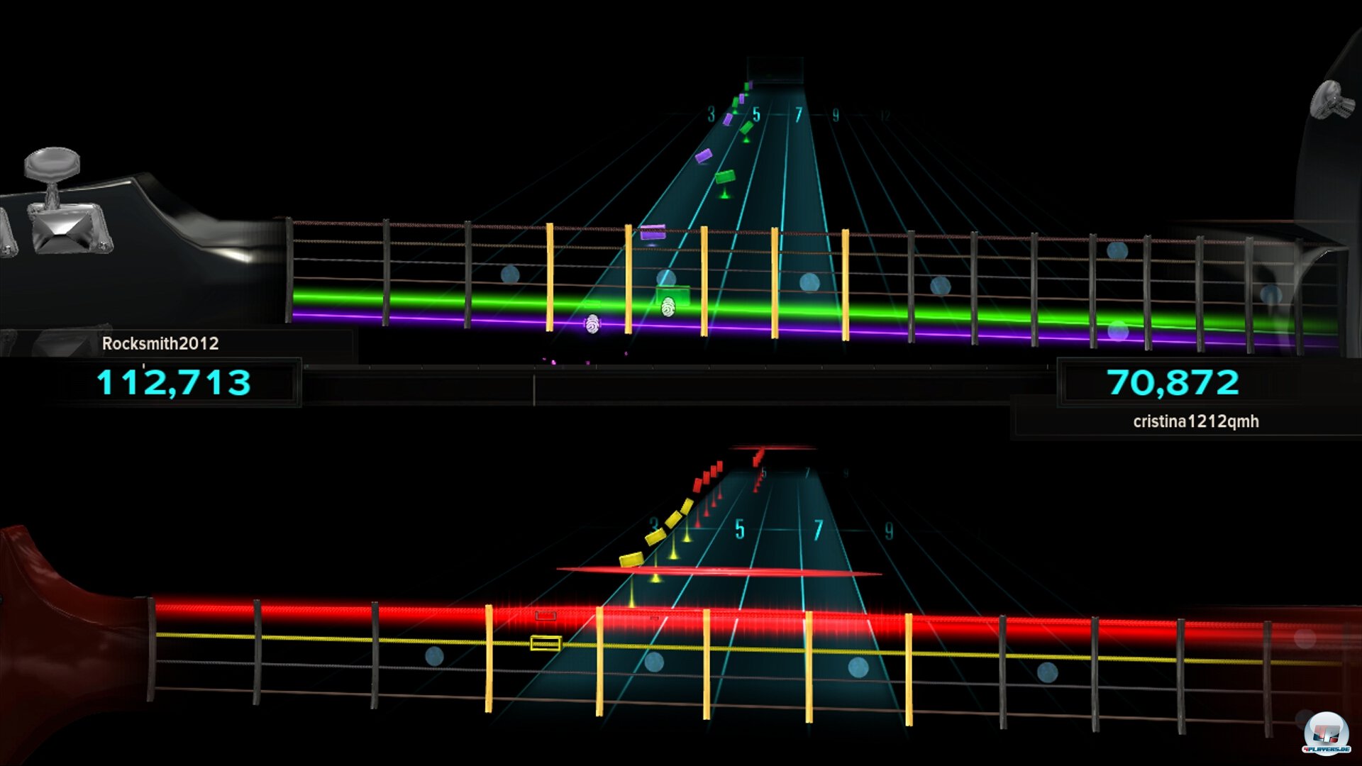 Zwei Spieler k&ouml;nnen gleichzeitig in die Saiten greifen und gemeinsam versuchen, den Song zu bew&auml;ltigen.