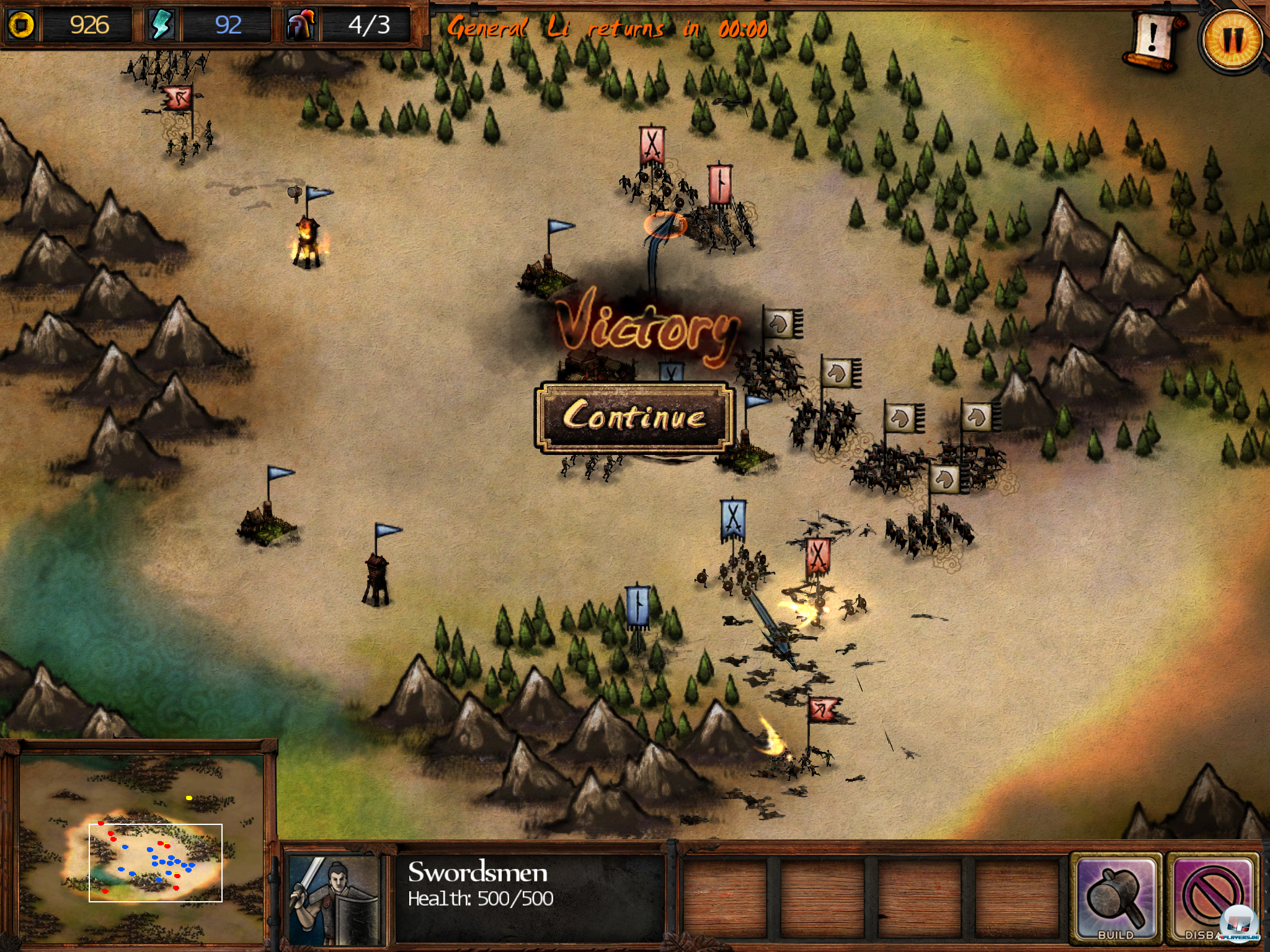 Feuer? Jup, verbrennt Gras und Truppen gleicherma&szlig;en - also Obacht! In mancher Mission muss man clever dem Gel&auml;ndebeschuss entgehen.