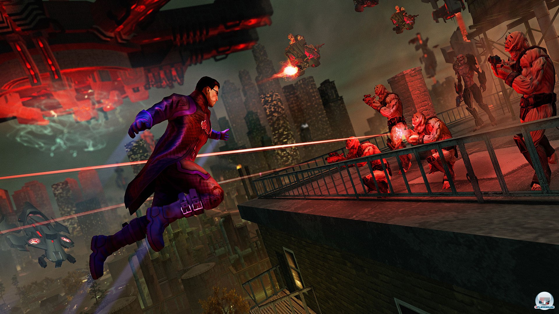 Trotz Superkr&auml;ften und Alienwaffen wird Saints Row 4 nur selten den Add-on-Charakter los.