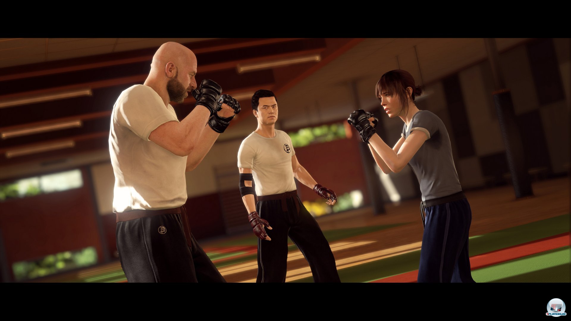 Kommt es zum Nahkampf, muss man in einer tempor&auml;ren Zeitlupe den Analogstick in die Schlagrichtung dr&uuml;cken. 