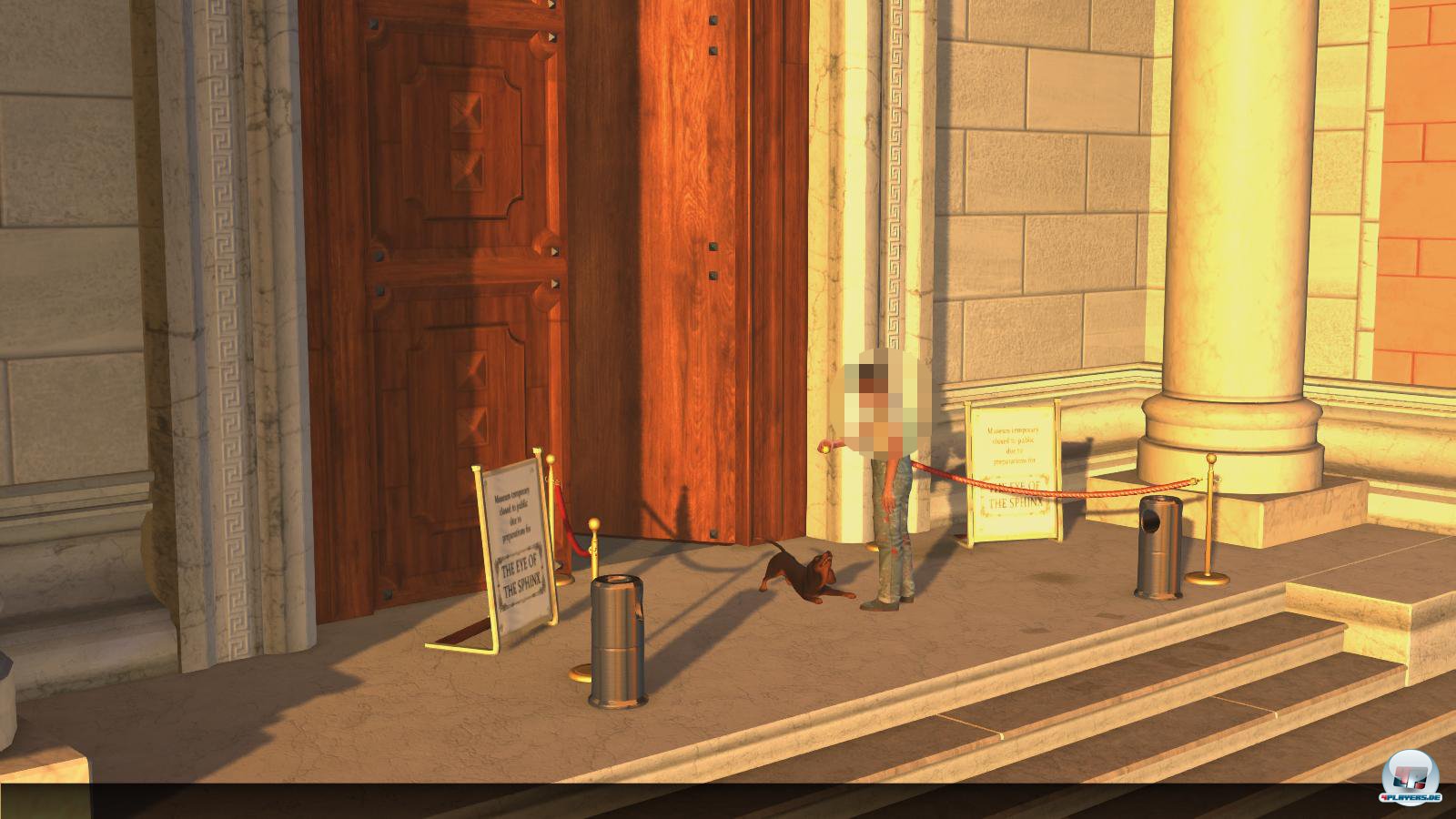 Gruseliger als die Mumien: Der Dieb und ein Hund vollf&uuml;hren dank diverser Glitches vor dem Museum &uuml;bermenschliche Tricks.