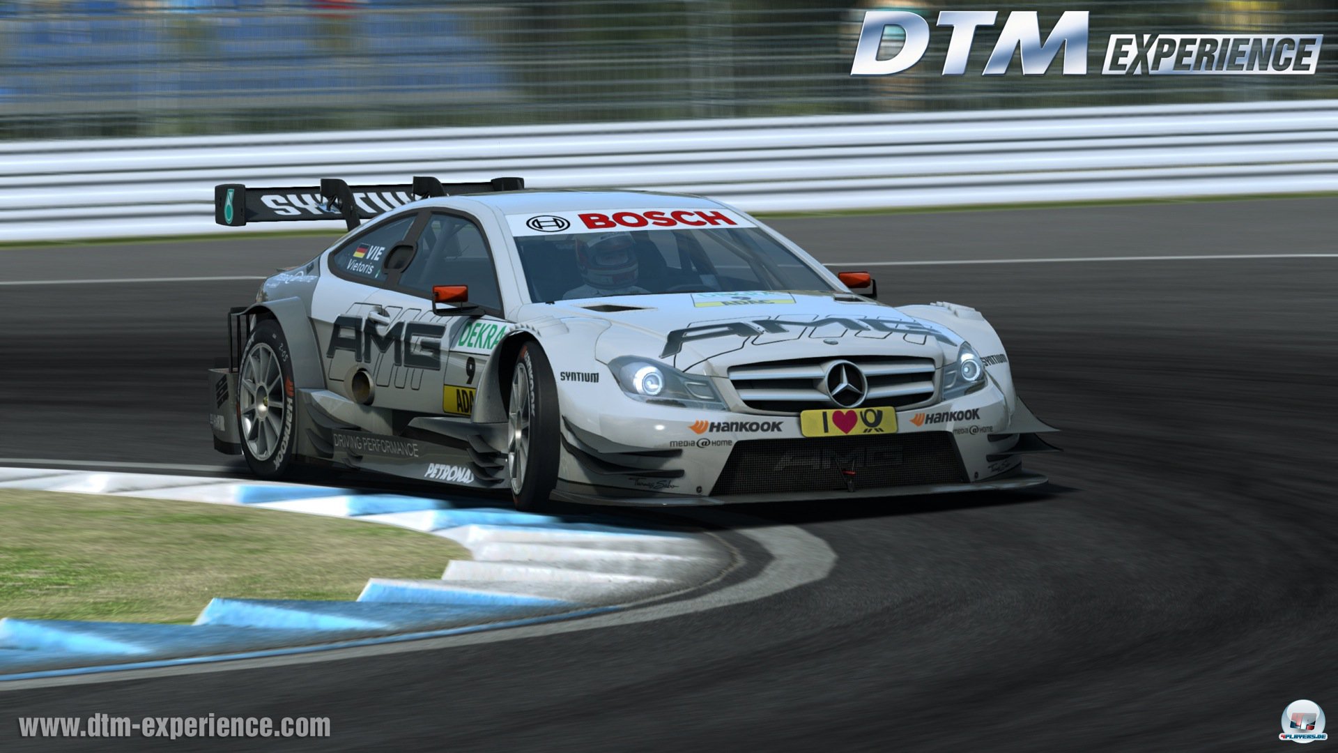 Beim &Uuml;berfahren der rutschigen Randsteine ist Vorsicht angebracht.