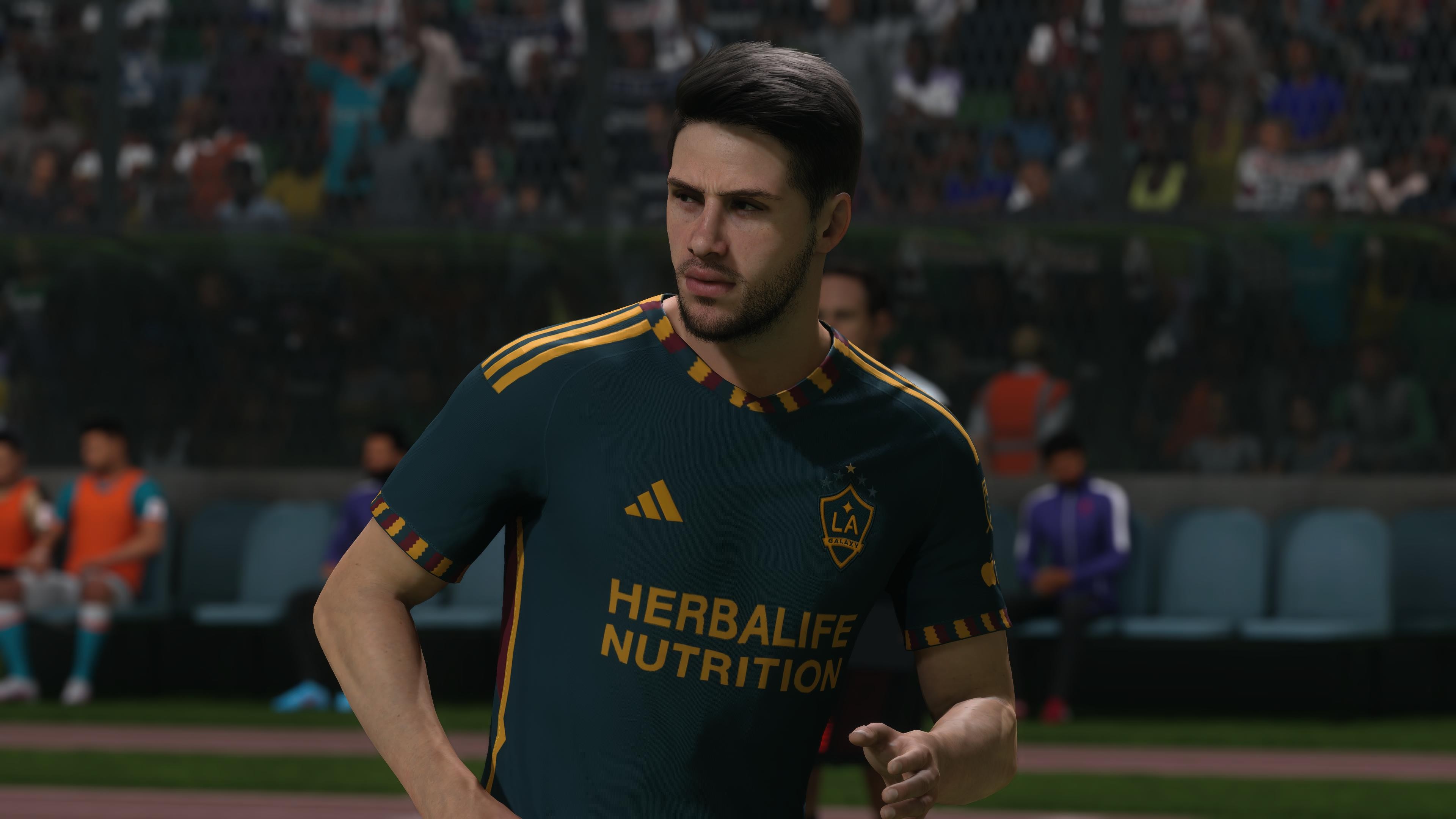 Das Trikot von MLS-Klub L.A. Galaxy trug schon so mancher Weltstar im Herbst seiner Karriere. Das Ausw&auml;rtstrikot ist diese Saison komplett in Dunkelgr&uuml;n gehalten, in Kragen und &Auml;rmelsaum erg&auml;nzt durch Rot und Gold. Diese Farben sind eine Hommage an die Stadt Los Angeles.