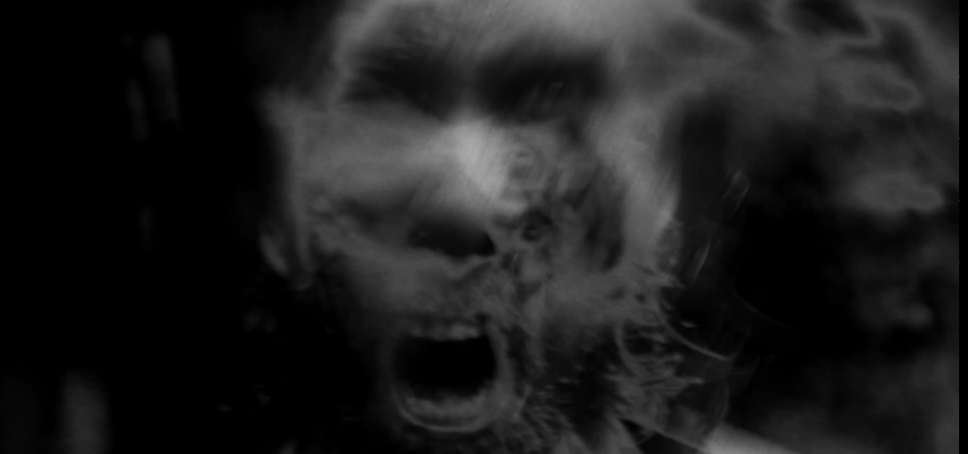 Eigentlich werde ich ja nicht gerne angebr&uuml;llt, aber wenn Willem Dafoe aus Der Leuchtturm... ich meine Mr. Scratch aus Alan Wake das &uuml;bernimmt und es zur Horror-Stimmung beitr&auml;gt, habe ich nichts gegen den ein oder anderen Schockmoment.